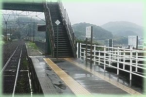 ��F����񂶓S���̉w